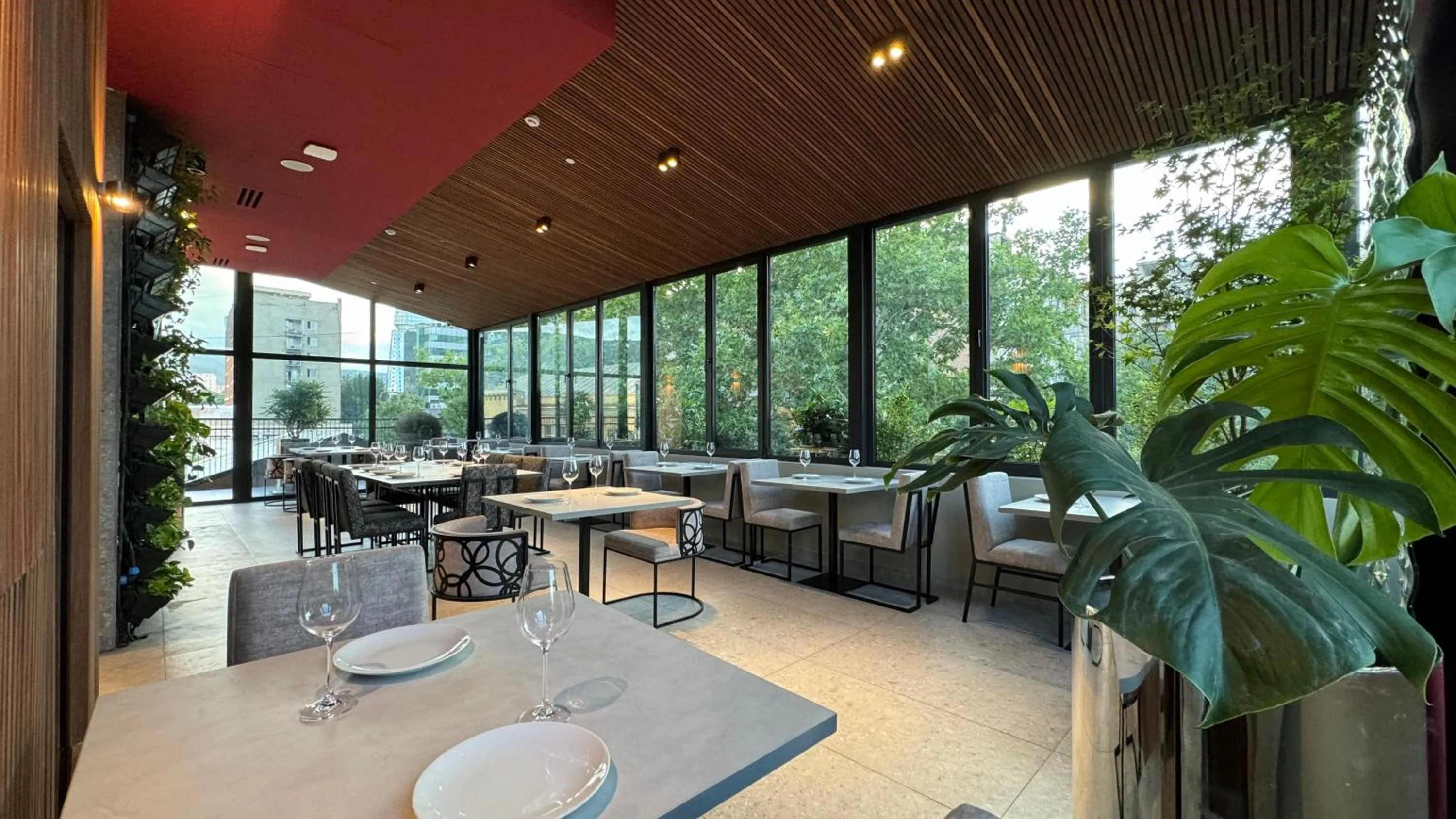 Restaurant/places to eat in Design Hotel & Private Spa - Tbilisi Edition