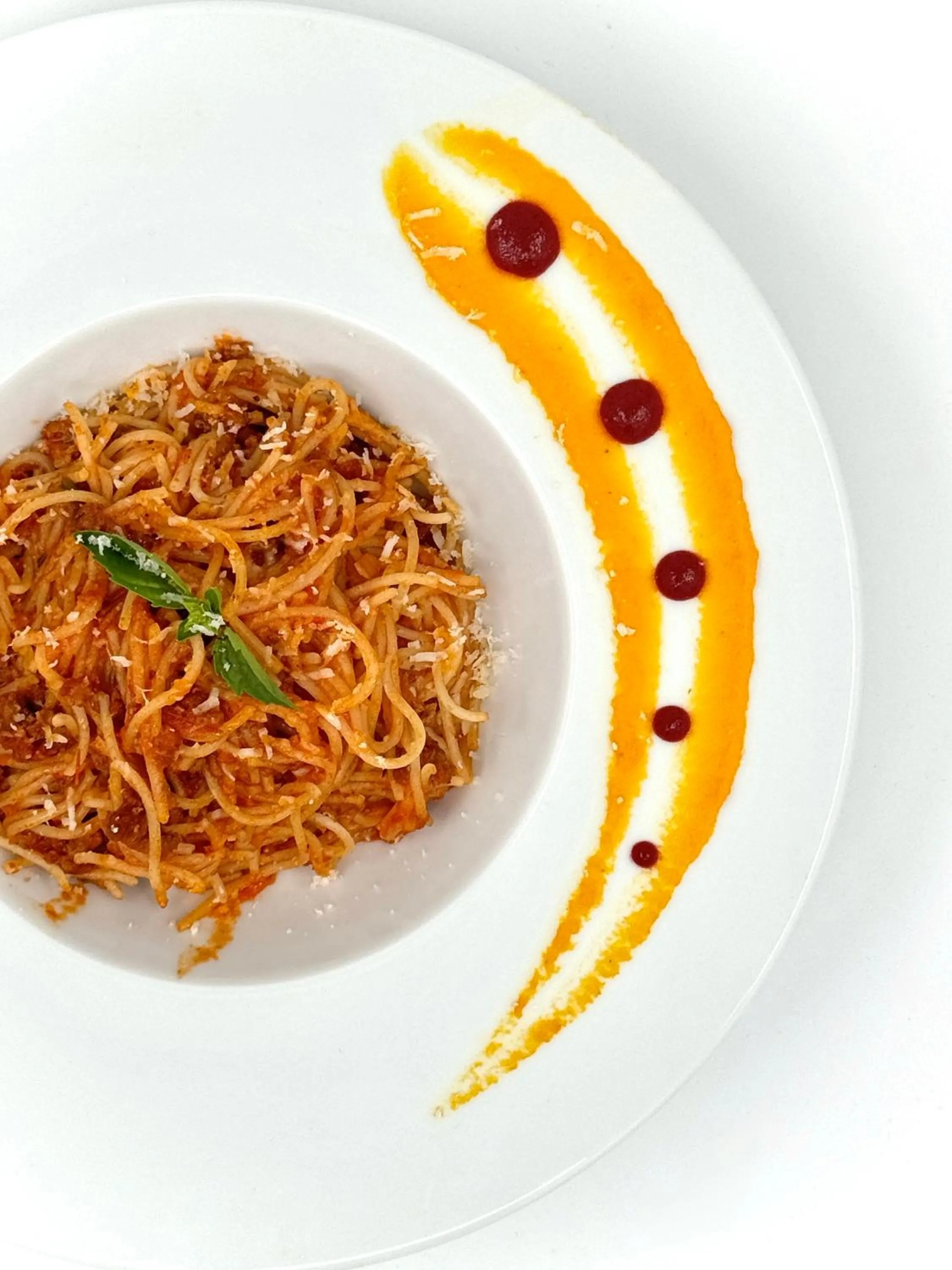 Restaurant/places to eat in Design Hotel & Private Spa - Tbilisi Edition