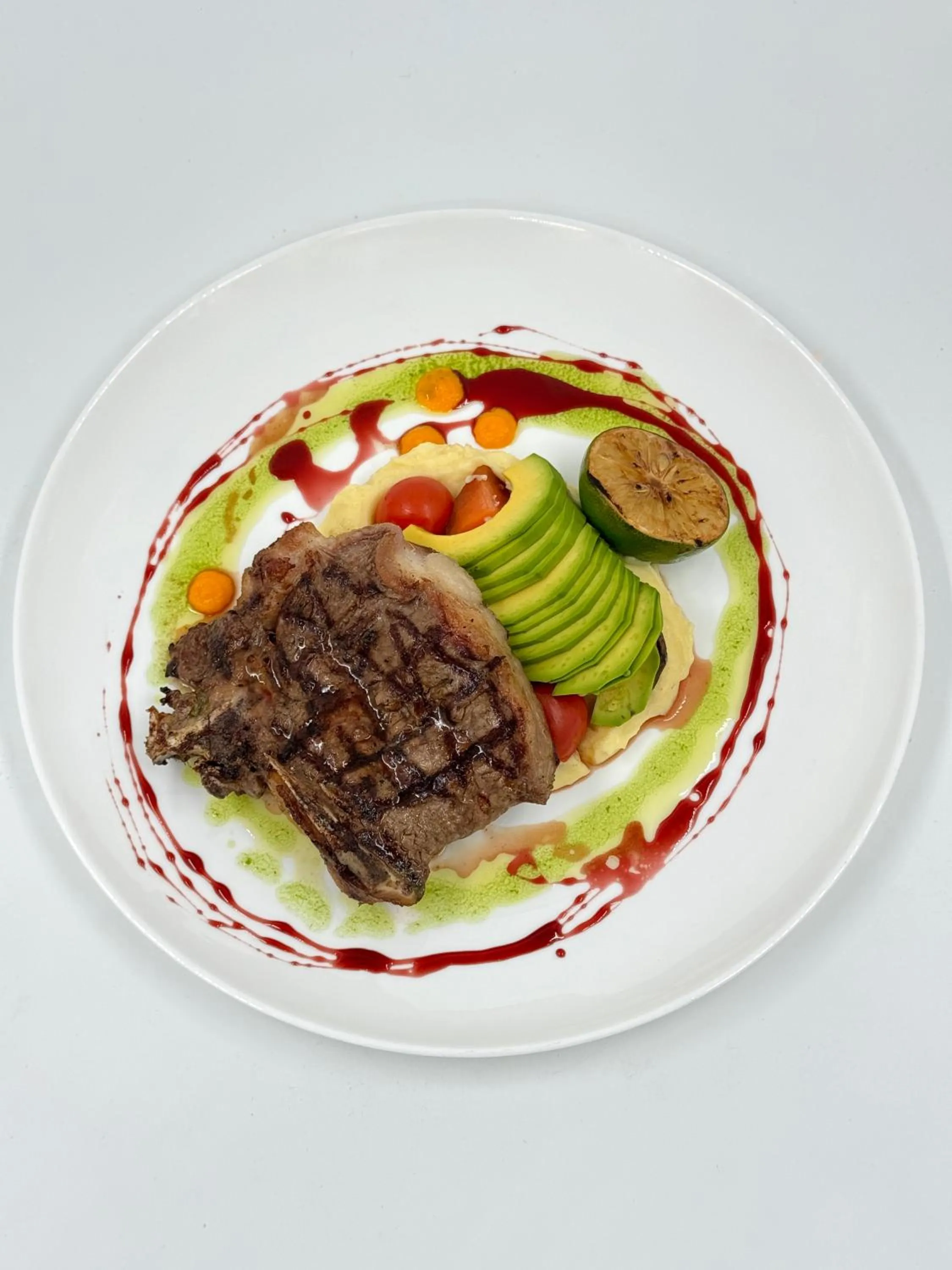 Restaurant/places to eat in Design Hotel & Private Spa - Tbilisi Edition