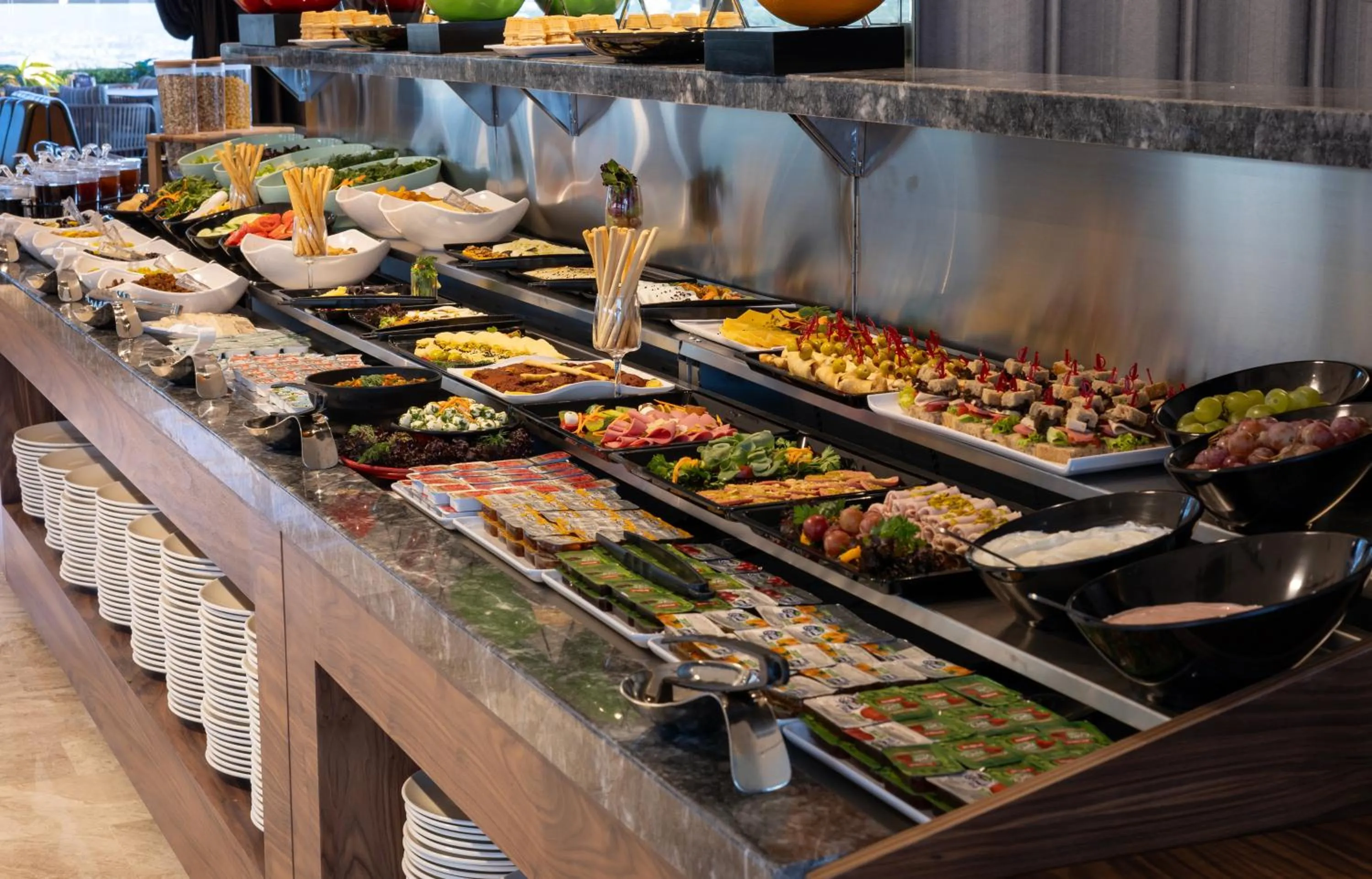 Food and drinks in Lilium Hotel & Suites