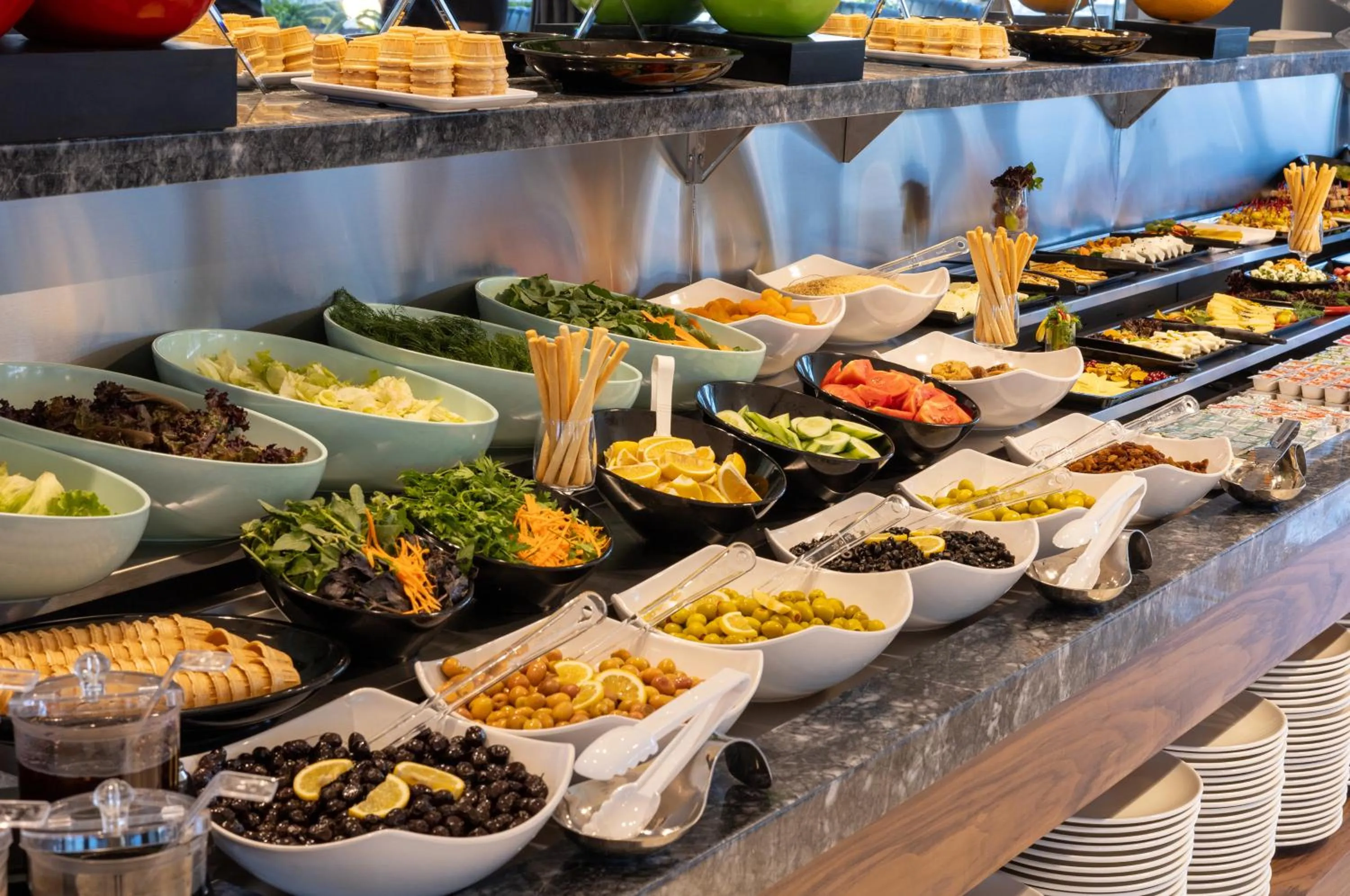 Food and drinks in Lilium Hotel & Suites