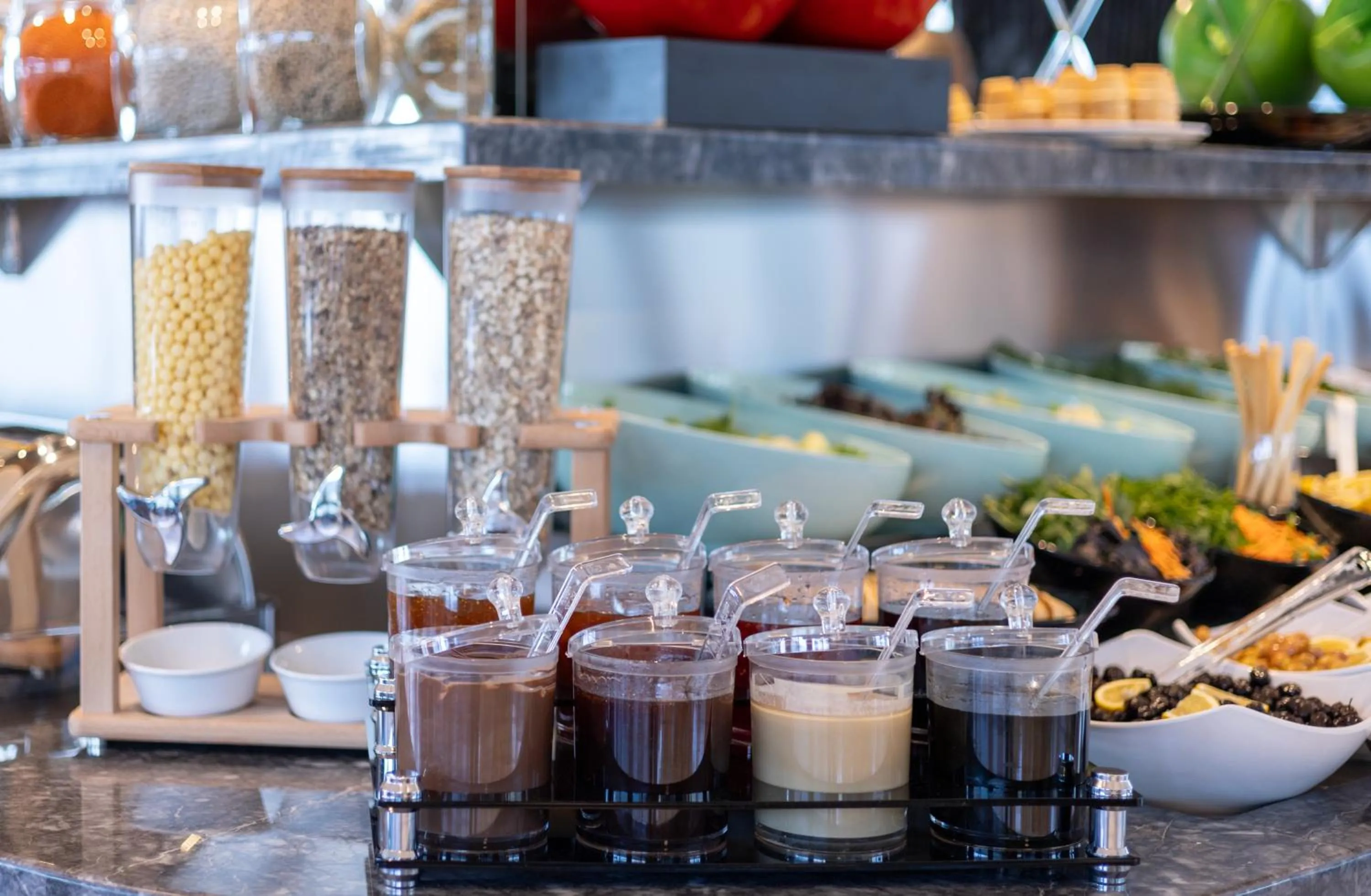 Food and drinks in Lilium Hotel & Suites