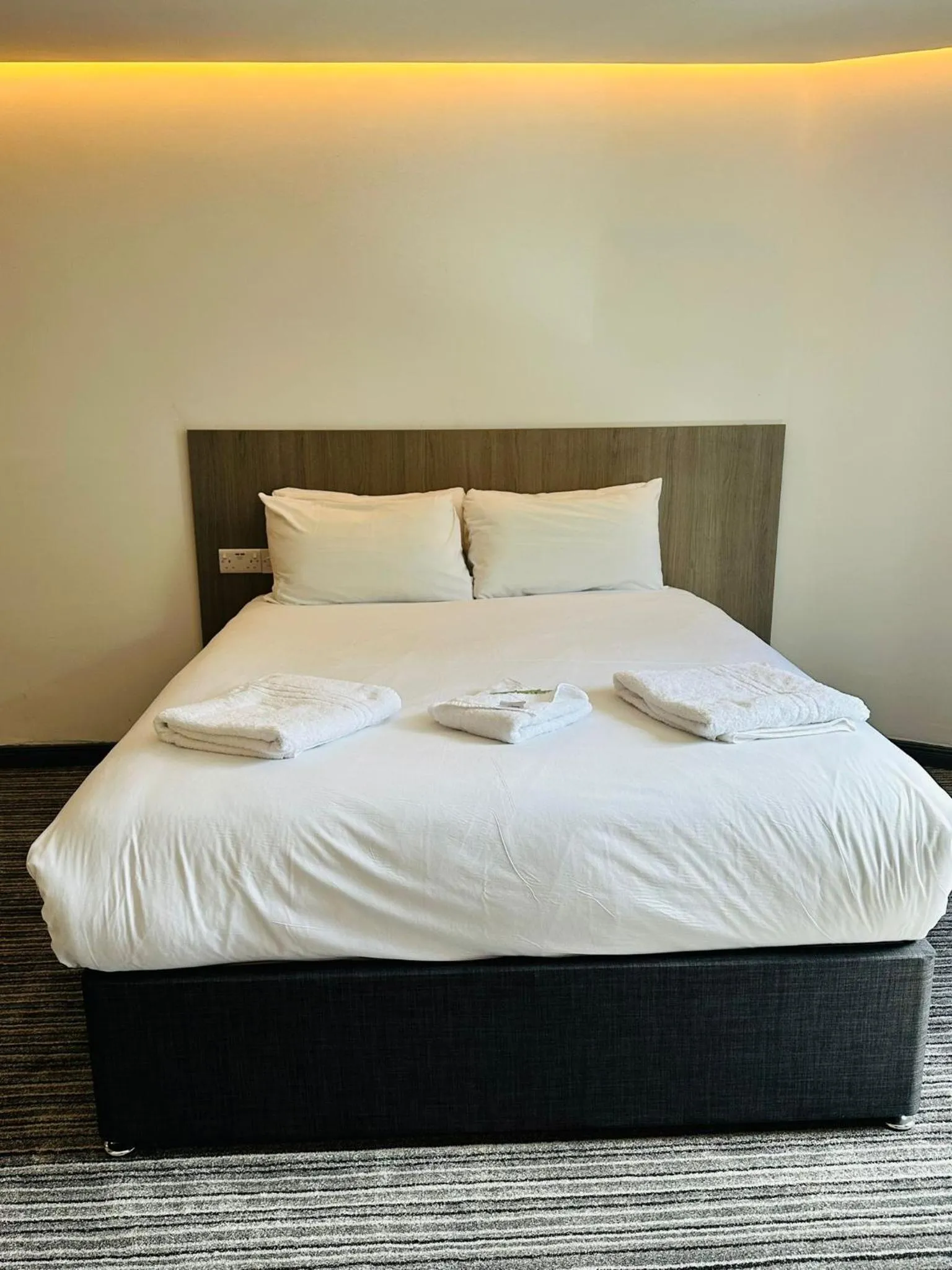 Bed in My Motel Glasgow Airport