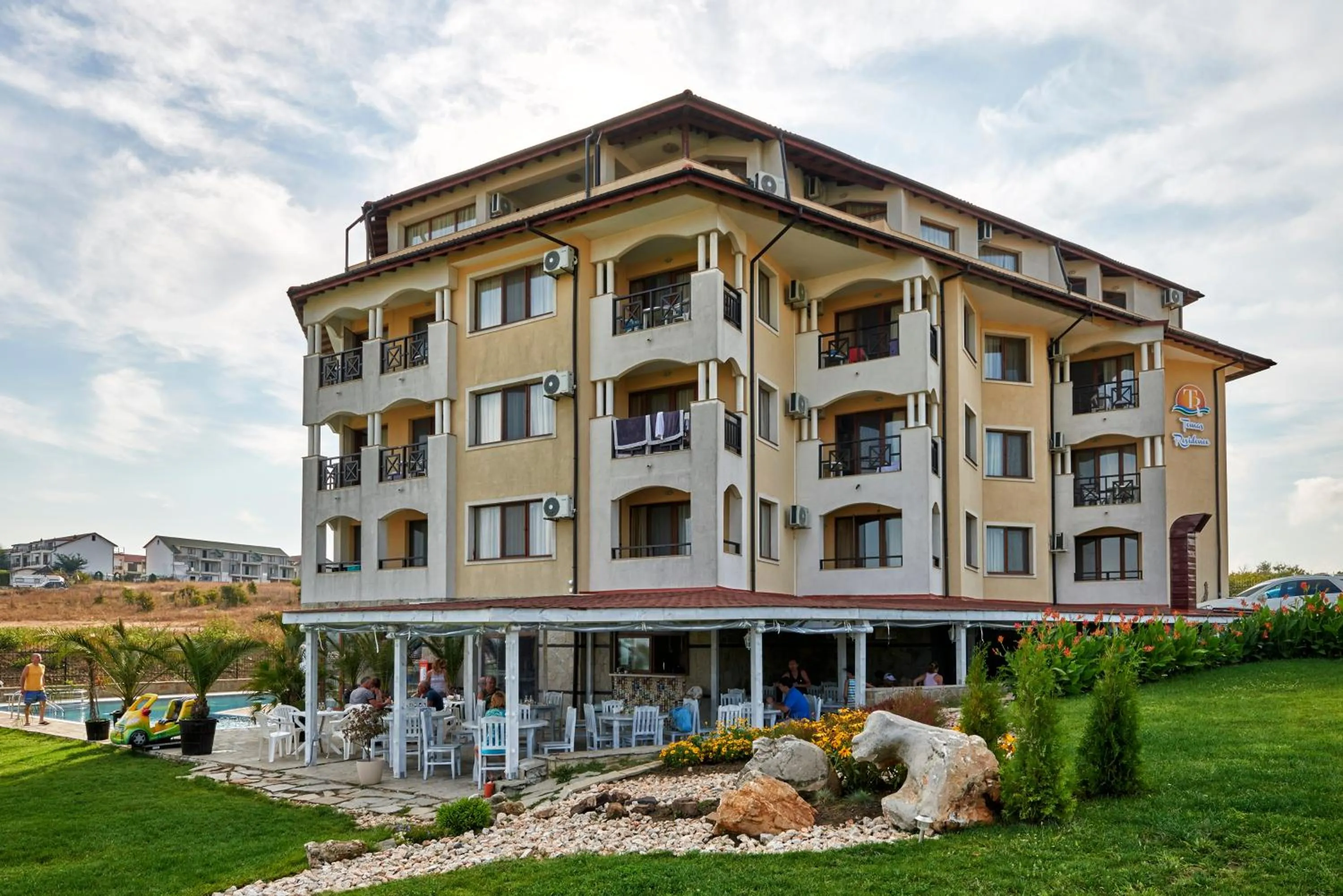 Property building in Toma's Residence - Front Beach
