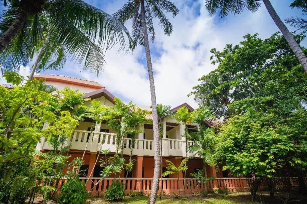 Hyton Leelavadee Hotel