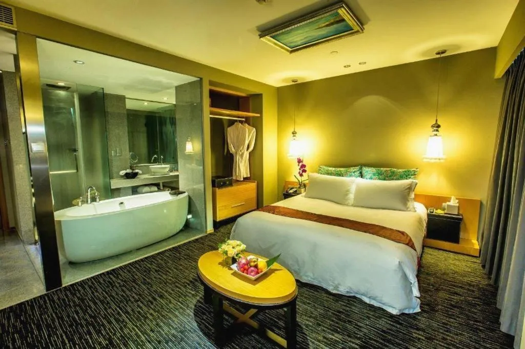 Bed in Guangzhou Carat Hotel