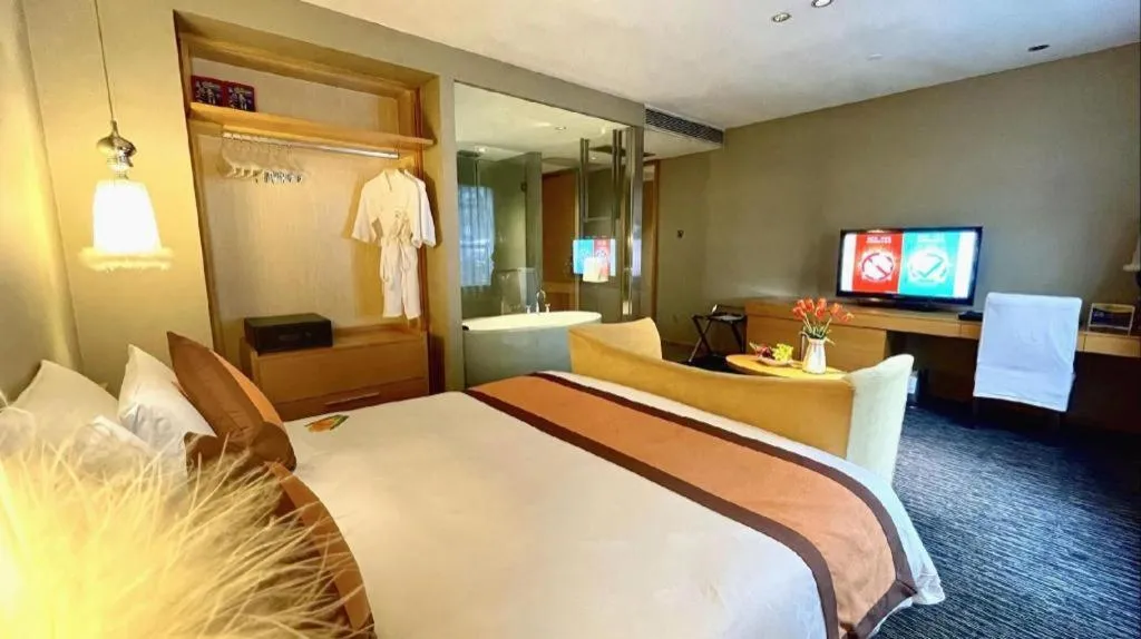 Bed in Guangzhou Carat Hotel