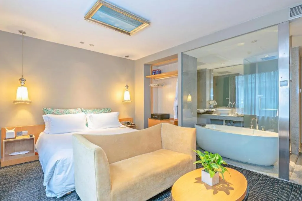 Bed in Guangzhou Carat Hotel