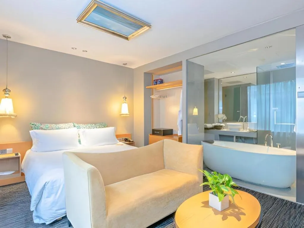 Bed in Guangzhou Carat Hotel