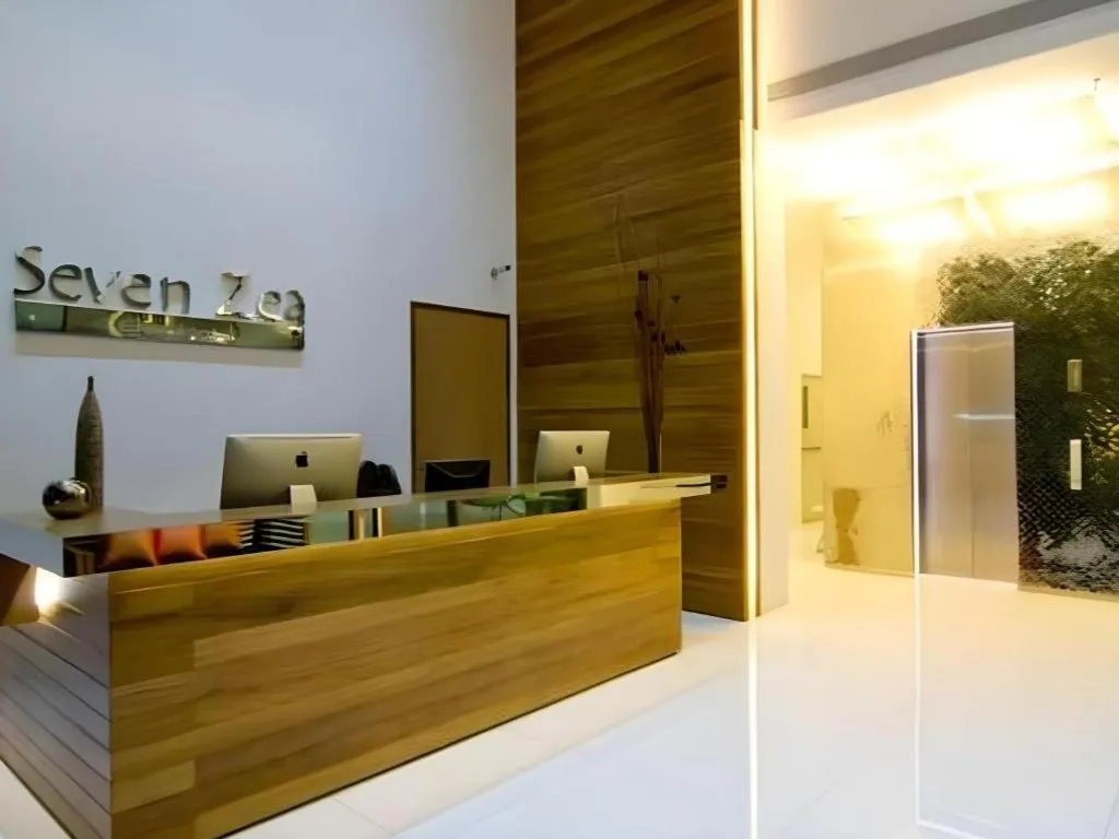 Seven Zea Chic Hotel