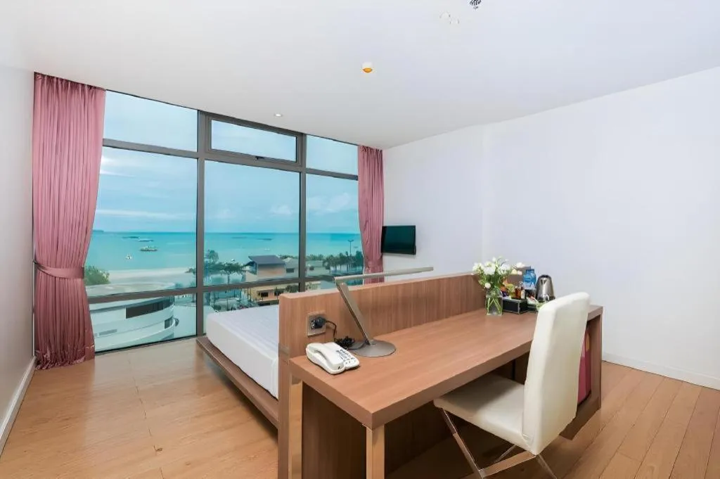 Seven Zea Chic Hotel