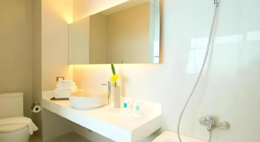 Seven Zea Chic Hotel