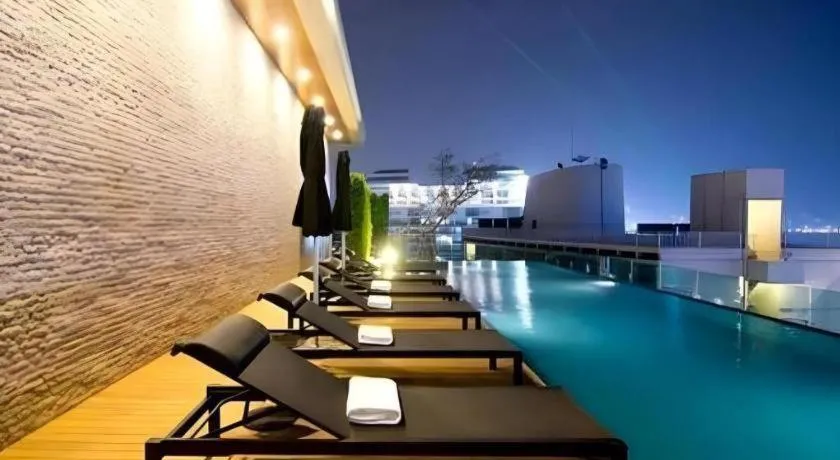 Seven Zea Chic Hotel