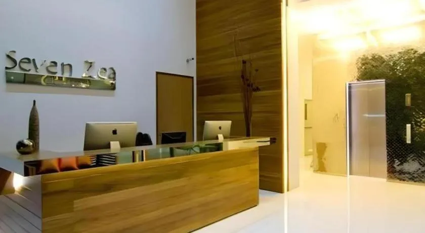 Seven Zea Chic Hotel