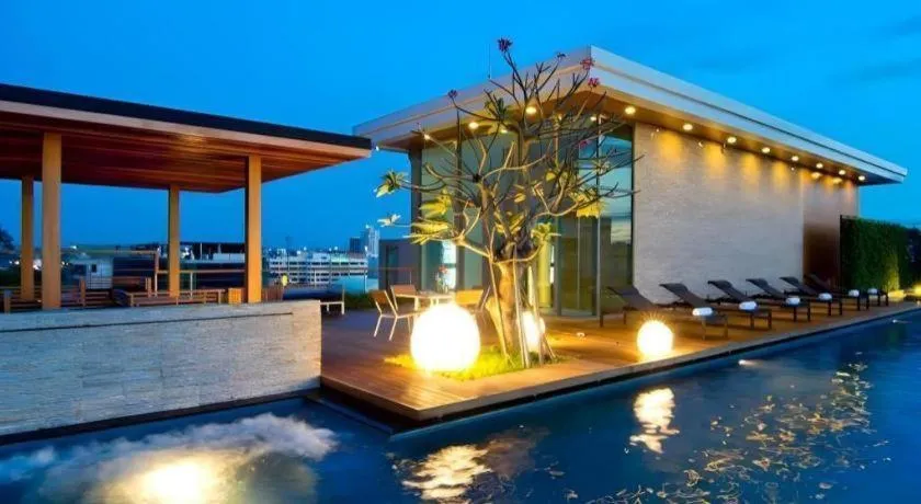 Seven Zea Chic Hotel