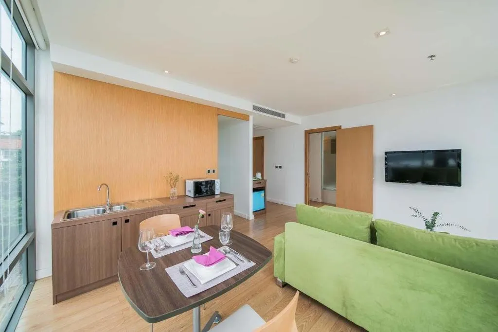 Seven Zea Chic Hotel