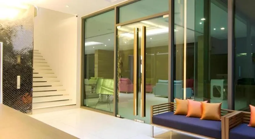 Seven Zea Chic Hotel