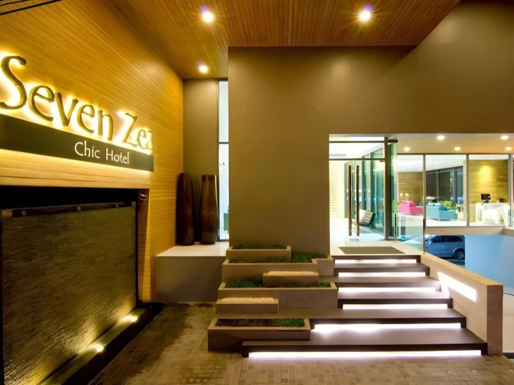 Seven Zea Chic Hotel
