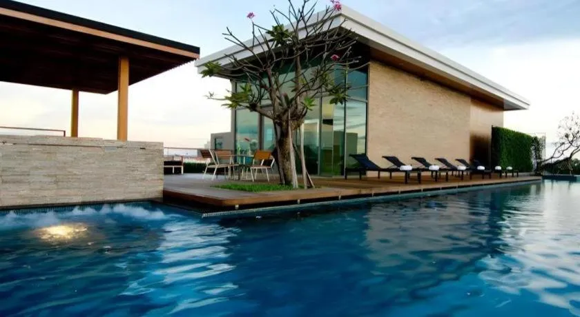 Seven Zea Chic Hotel