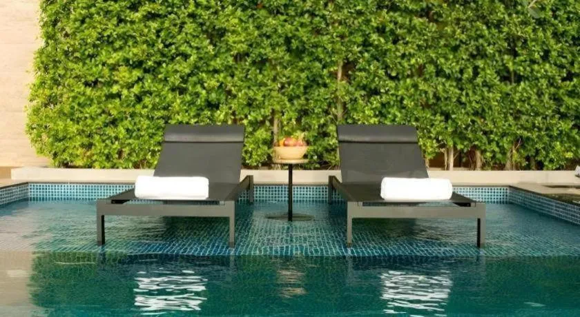 Seven Zea Chic Hotel