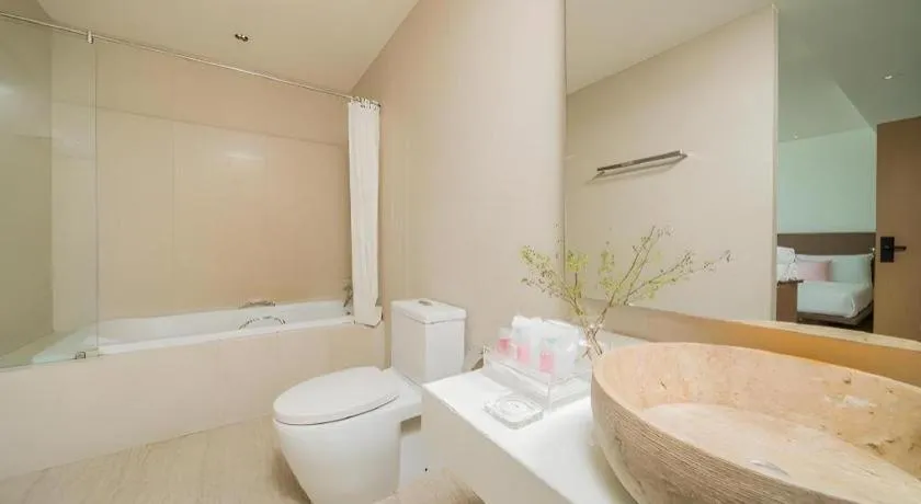 Seven Zea Chic Hotel