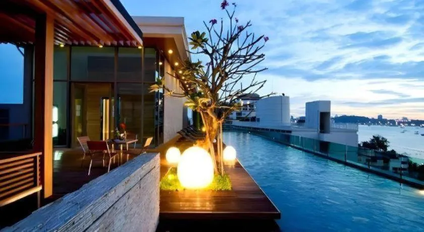 Seven Zea Chic Hotel