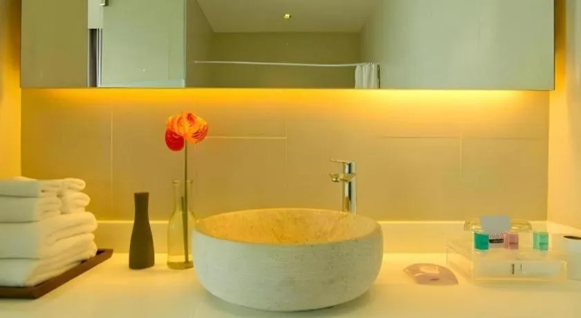 Seven Zea Chic Hotel