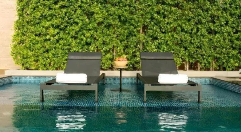 Seven Zea Chic Hotel