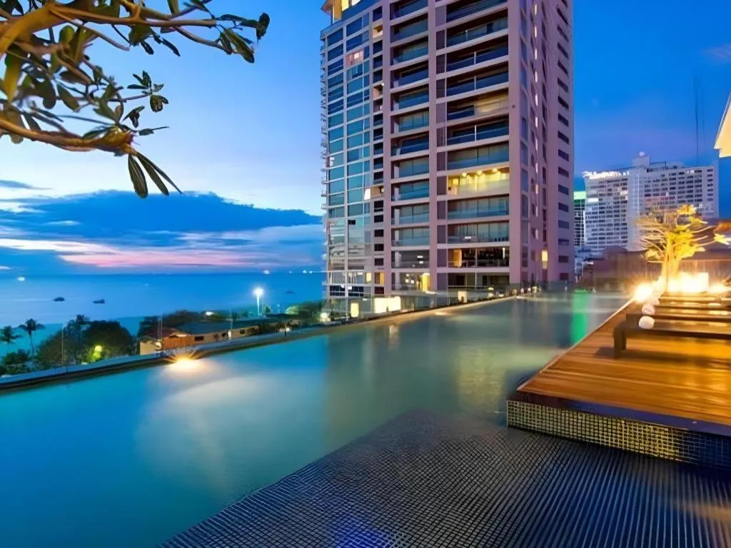 Seven Zea Chic Hotel