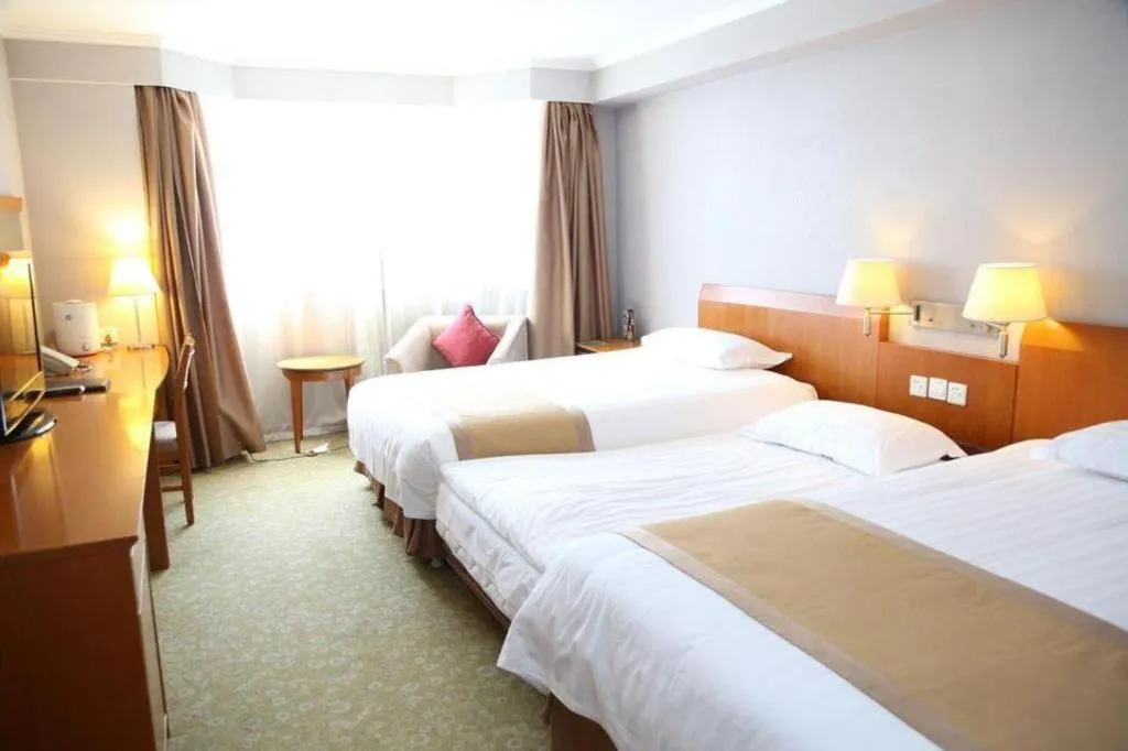 Bed in Jinglun Hotel