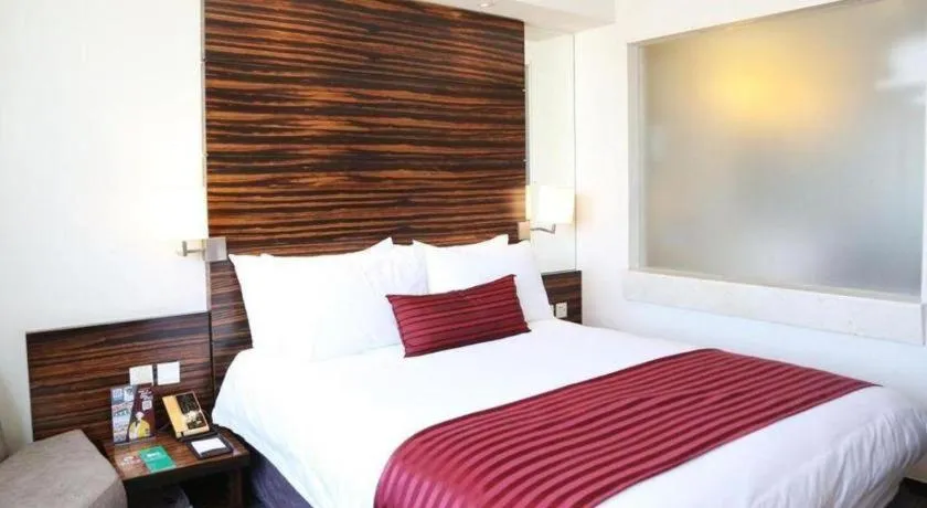 Bed in Jinglun Hotel