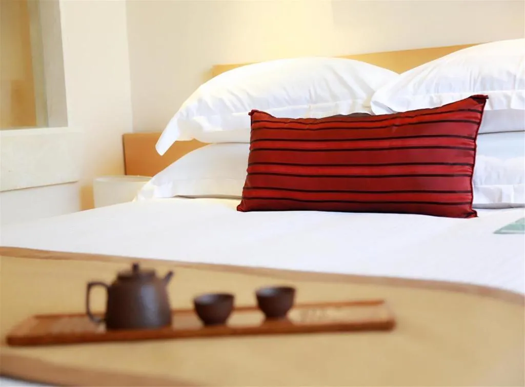 Bed in Jinglun Hotel