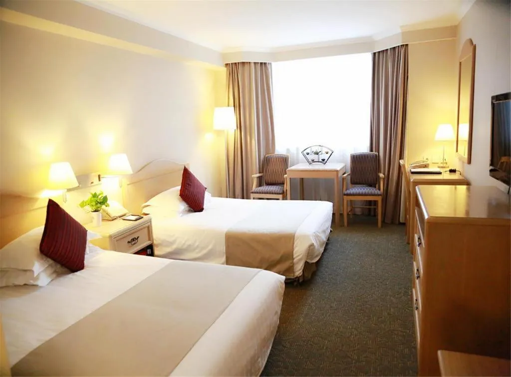 Bed in Jinglun Hotel