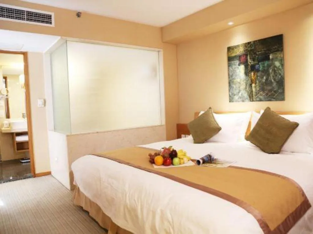 Bed in Jinglun Hotel