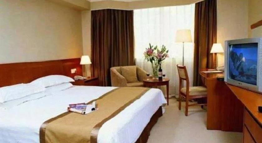 Bed in Jinglun Hotel