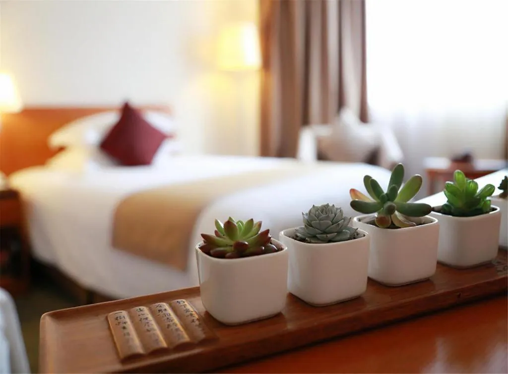 Bed in Jinglun Hotel