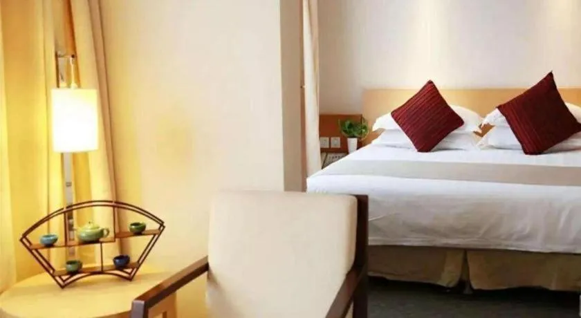 Bed in Jinglun Hotel