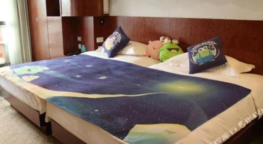 Bed in Expo Garden Hotel