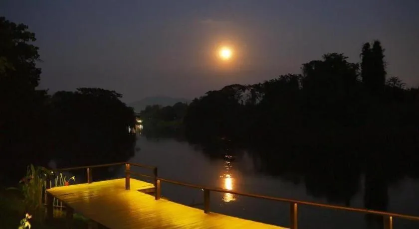 Ruen Maihom Riverside Cottage