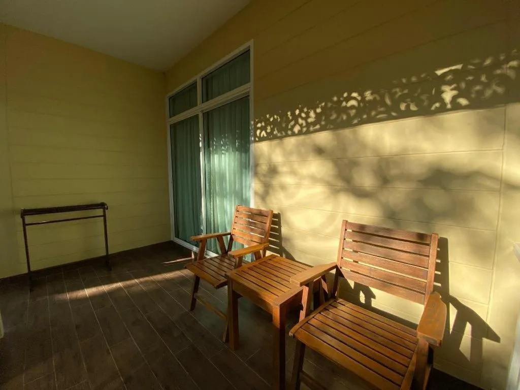 Ruen Maihom Riverside Cottage