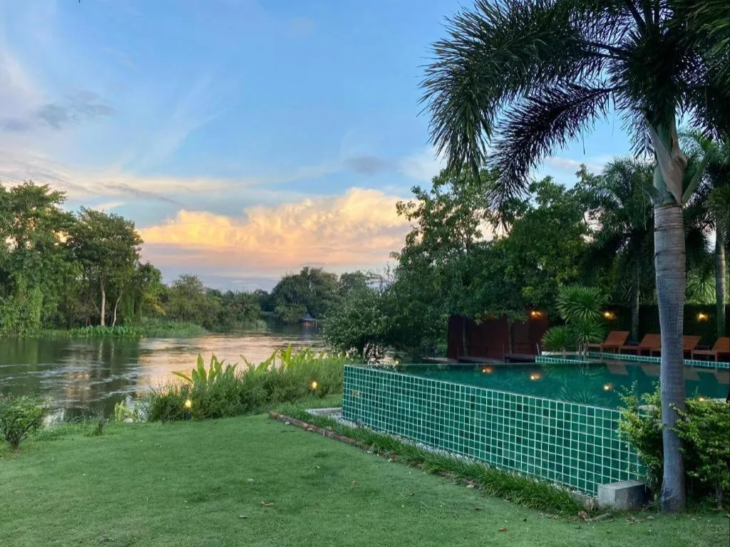 Ruen Maihom Riverside Cottage