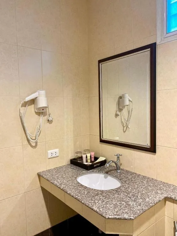 Ruen Maihom Riverside Cottage