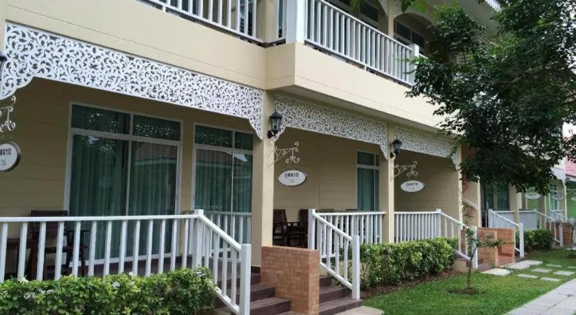 Ruen Maihom Riverside Cottage