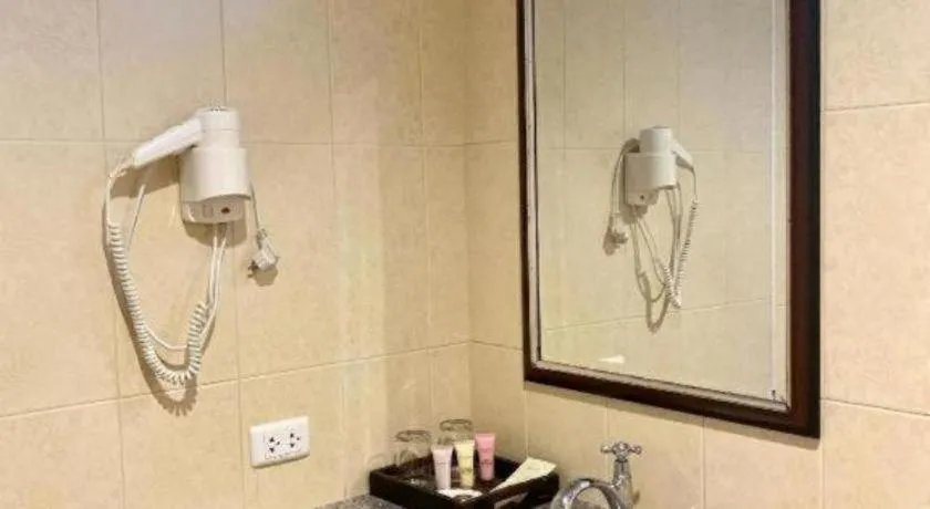 Ruen Maihom Riverside Cottage