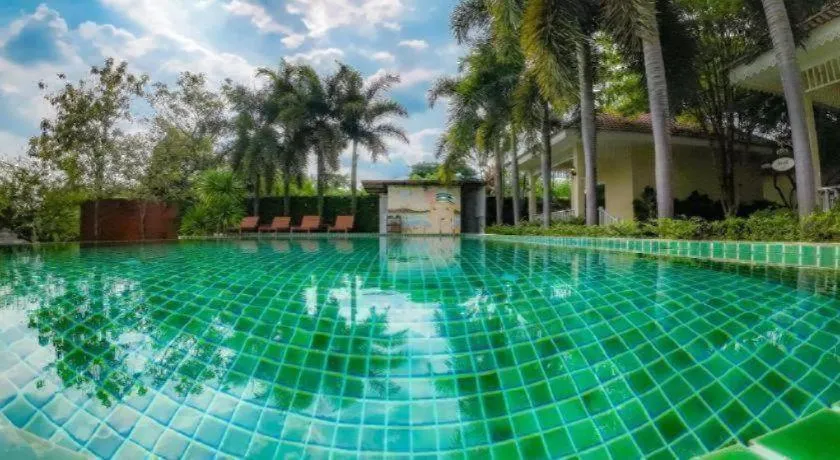 Ruen Maihom Riverside Cottage