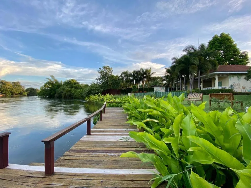 Ruen Maihom Riverside Cottage