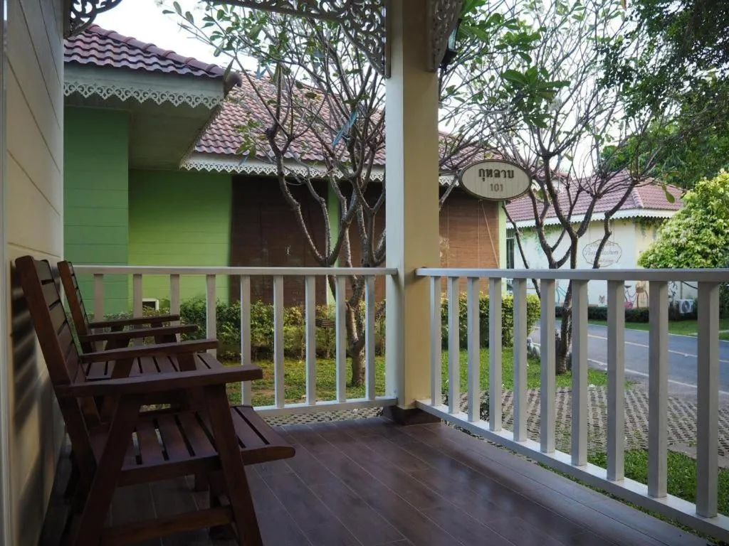 Ruen Maihom Riverside Cottage