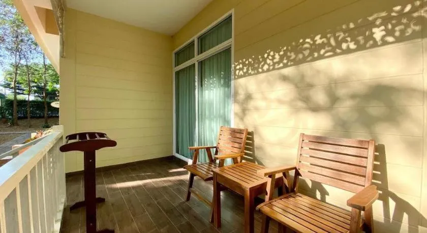 Ruen Maihom Riverside Cottage