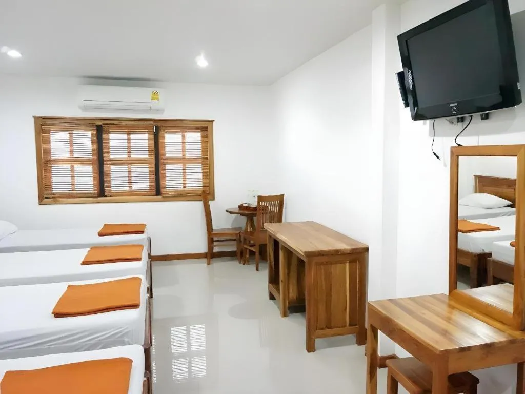 Bed in Thongphaphum Place