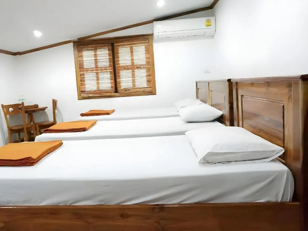 Bed in Thongphaphum Place